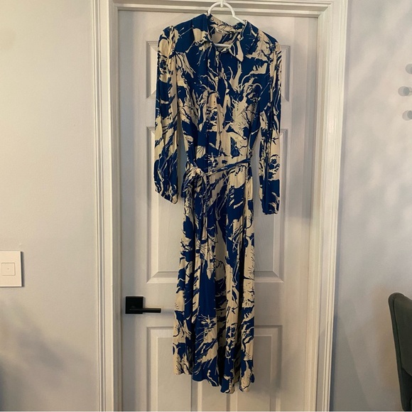 Zara Dresses & Skirts - Zara Blue and Cream Maxi Dress